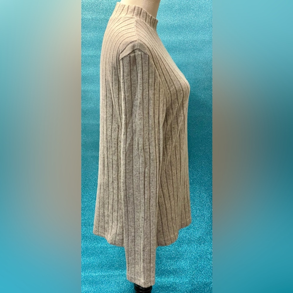 2/$15 FREE SHIPPING NWOT—“Greige” mockneck sweater. Sz XL bust 40 & below - Picture 2 of 6